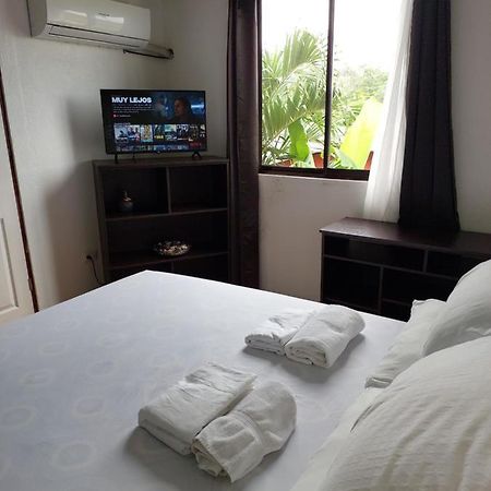 Aparthotel Cabinas Playa Bandera à Parrita Extérieur photo